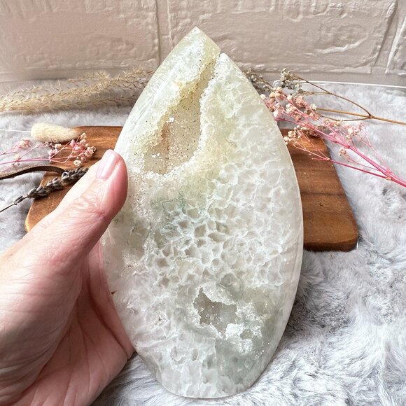 Gorgeous Large Agate with Druzy Flame/Free Form - Picture 7 of 7